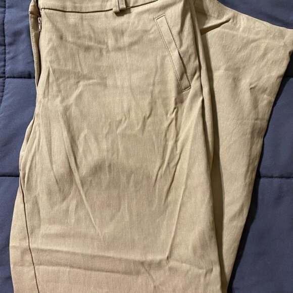 Soho Size 14P Ladys Thin Leg Khaki Stretchy Pants, EUC - Picture 3 of 4